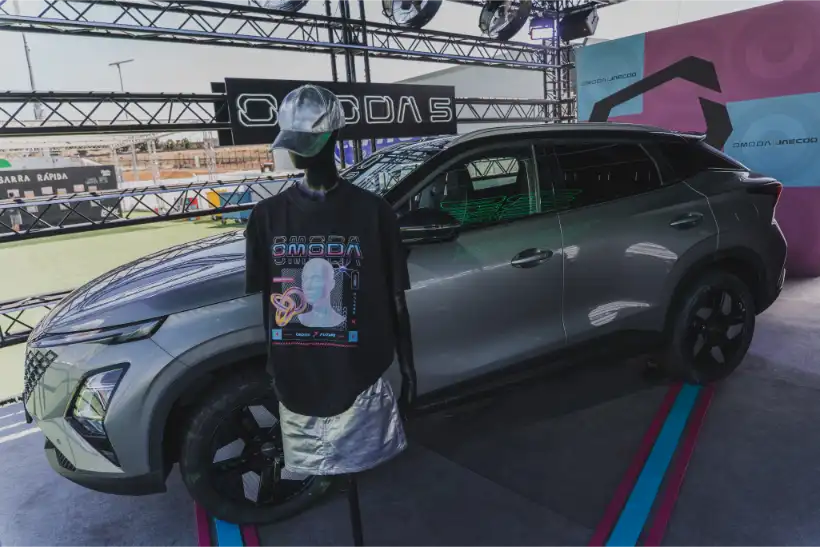 OMODA & JAECOO muestra su apuesta multienergía en Mad Cool 2025 con el OMODA 5 SHS y el JAECOO 5 EV